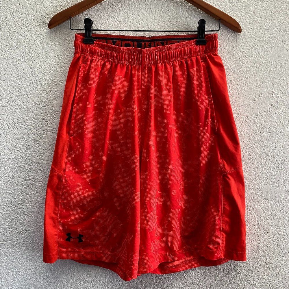 Under Armour Digi Camo Orange Athletic Shorts Small 9.5 Inch Inseam